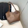 Large capacity spring and summer new versatile tote bag fashion casual shoulder bag texture simple commuter armpit bag
