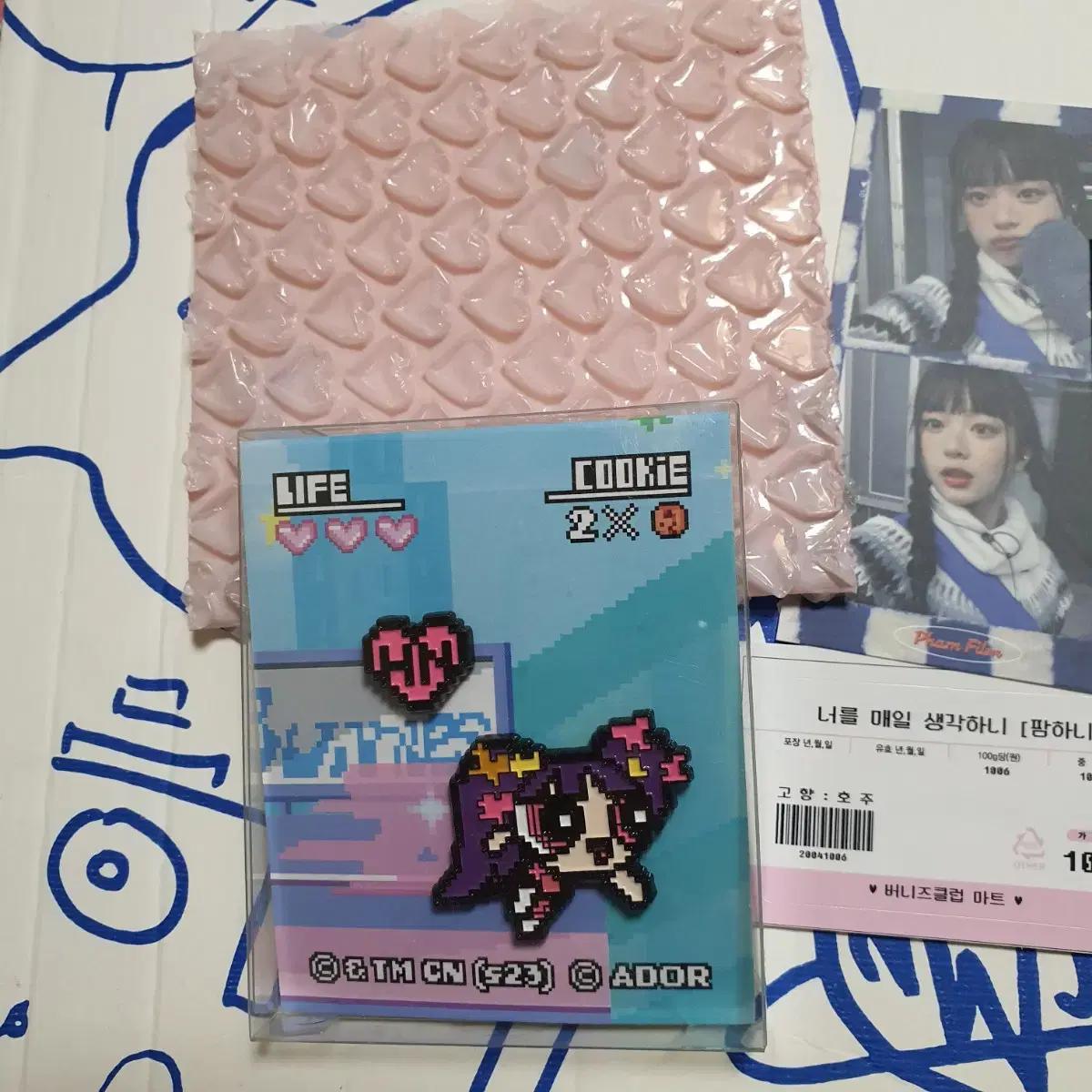 

NewJeans Пин-значок Пауэрпафф Гёрл Ханни+Песня дома Дум