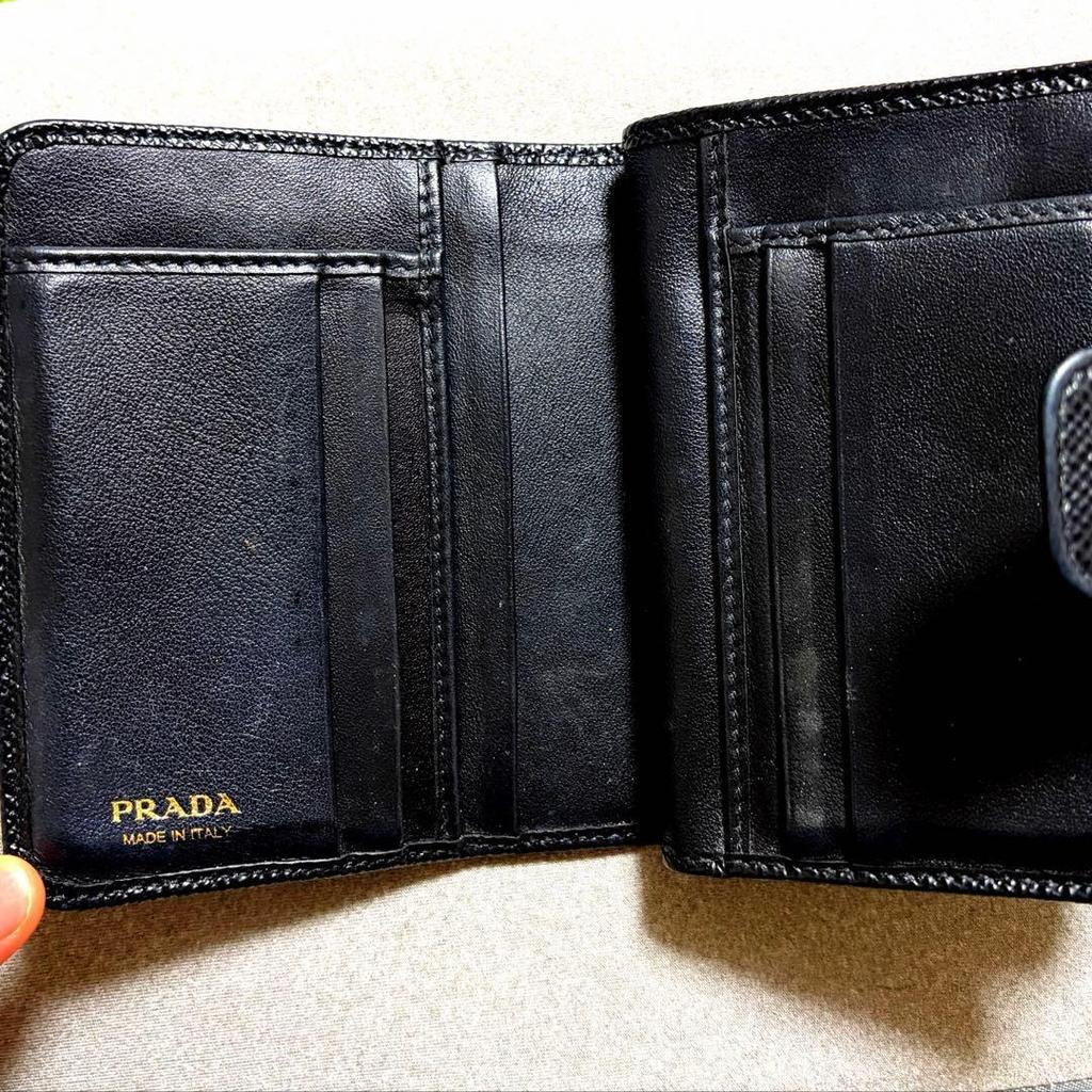 [*Limited to actual itemGood condition]PRADA Logo Bifold Wallet Black 62B