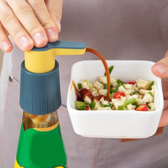 Yousheng Ostrůvková omáčka Stlačovací pumpičková láhev Univerzální dávkovač na olej, chilli, rajčatový a sójovou omáčku Snadno použitelná tryska Distribuce omáčky Kuchyňské náčiní