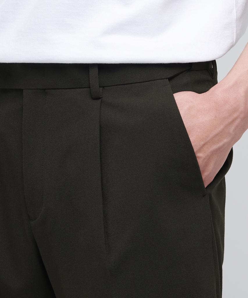 Musinsa Standard Lightweight Hidden Banding Half Slacks [Khaki]