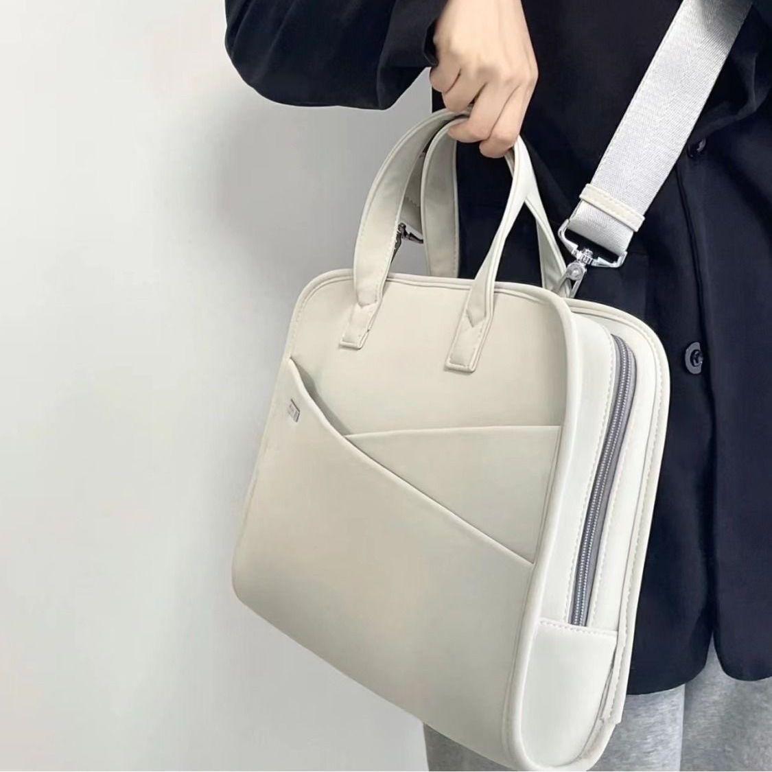 

Fashionable Versatile Waterproof Messenger Tote - Large Capacity, Durable Texture for Travel & Outings - Suitable for Middle-Aged & Young Adults