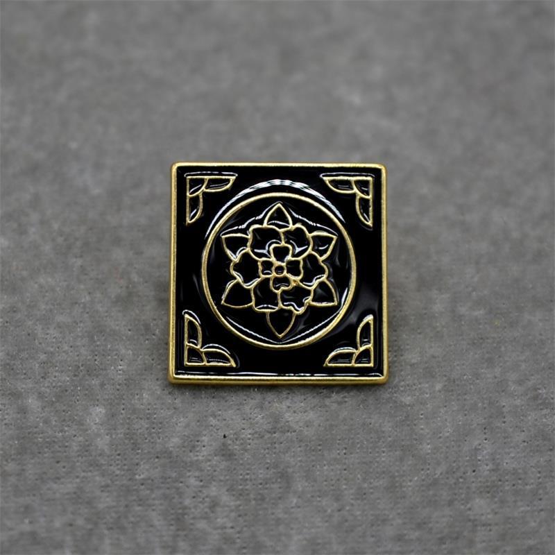 

Изысканная цветочная плитка Ретро квадратный воротник Лацкан Значок Брошь Корсаж для женской одежды Аксессуары