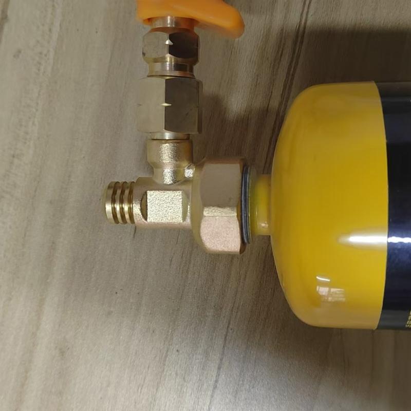 Outdoor Camp Stove Adapter 1-Two Outputs Brasses Gas Tanks Conversion Head Camping Furnaces Converter Gas Distributor