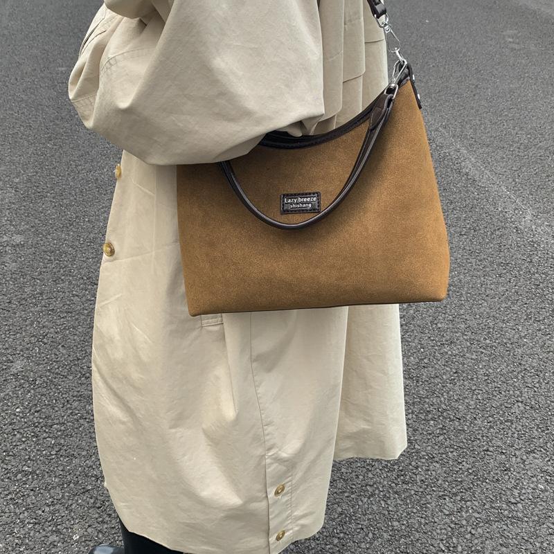 Frosted retro bag women's large capacity 2025 new autumn and winter casual messenger bag niche shoulder underarm bucket bag