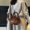 Retro Hand Carry Fashionable Pleated Bucket Bag Women'S High-End Sense Simple Shoulder Mother And Child Bag Versatile Women'S Bag