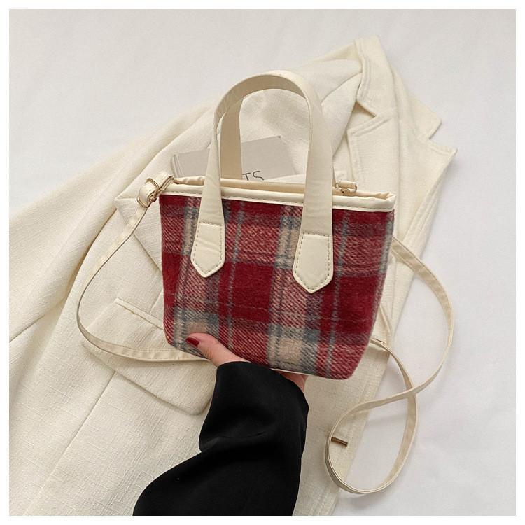 2024 New Fashion Grid Large Capacity Handbag Stylish Casual Tote Bag