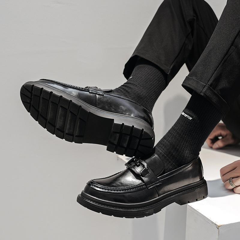 Frühling und Herbst Neue Einzelne Schuhe Herren Koreanische Version des Britischen Stils Große Größe Schwarze Plateau Kleine Lederschuhe 45 46 Herrenschuhe