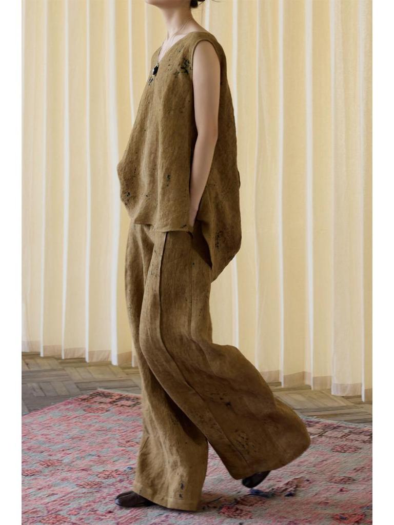 Autumn Origami-Inspired Sleeveless Linen Top with Mottled Texture