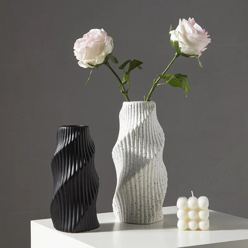

Ceramic Vase Twisted Fringe Geometry Abstraction Flower Vase Floral Arrangement Accessories Home Decoration Terrarium