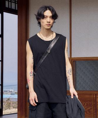 YOUTH Cut-Off Slit Sleeveless - Black