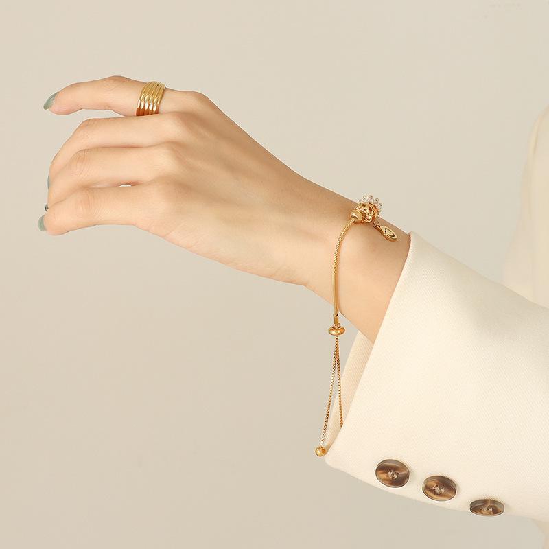 European & American New Trend Zircon Pull-Clasp Bracelet in 18K Gold-Plated Titanium Steel
