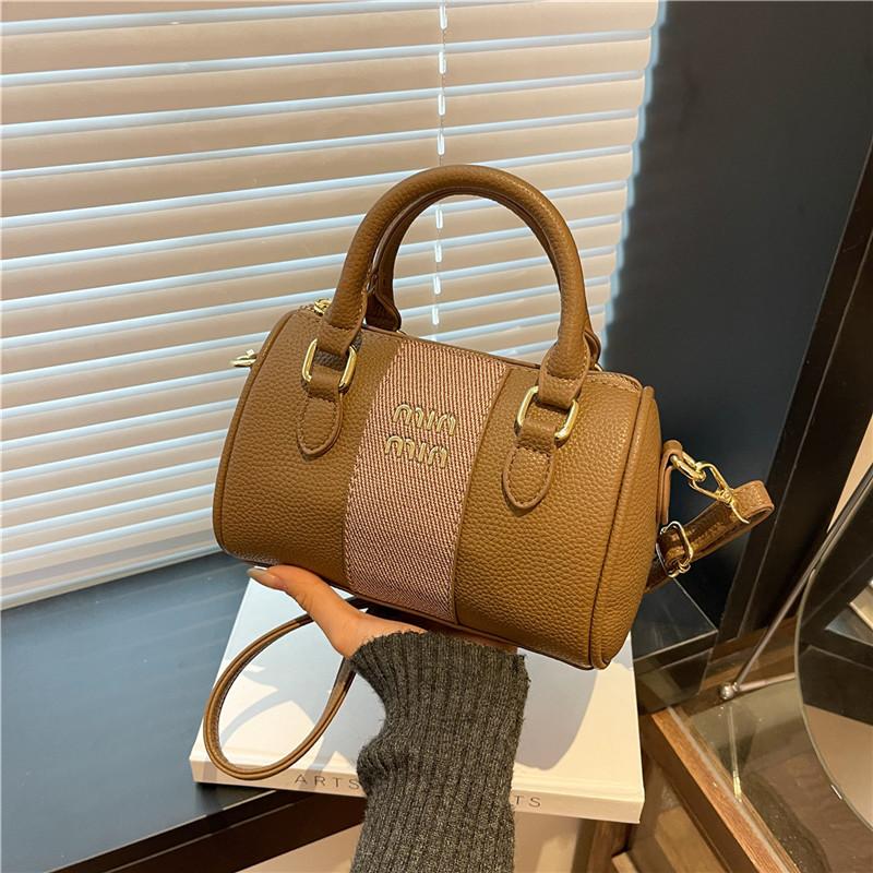 Premium Texture Small Bag Women's Bag New Versatile Messenger Bag Single Shoulder Portable Pillow Bag Tide