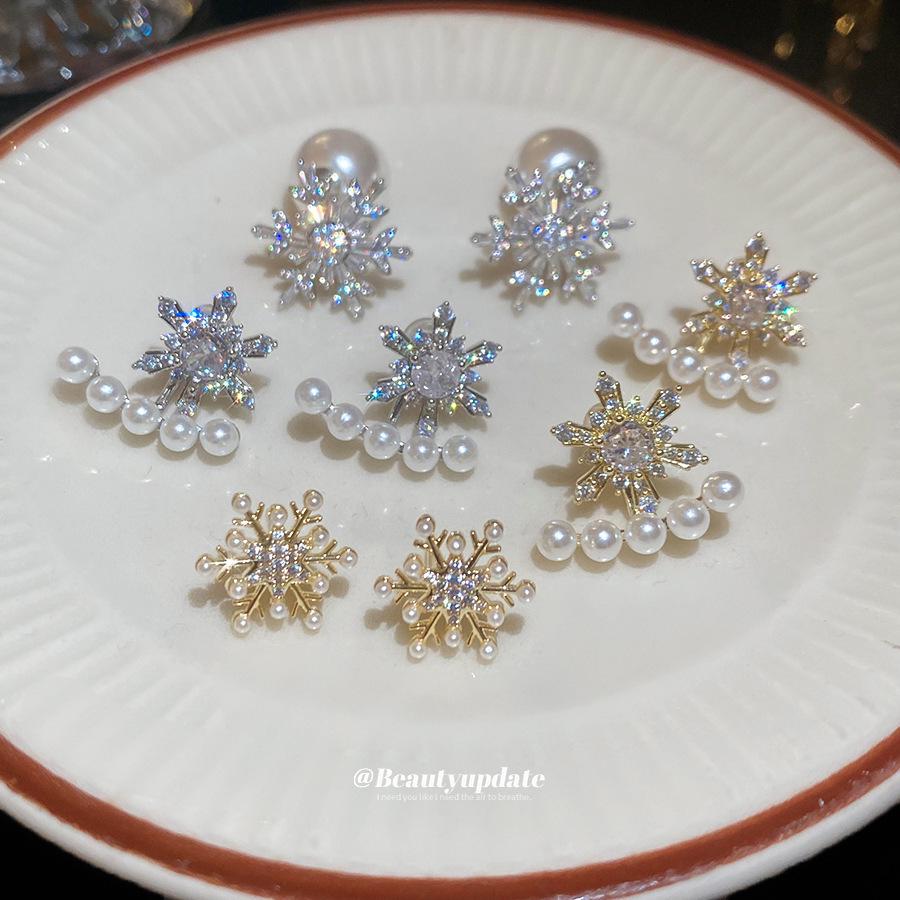 Exquisite Zircon Snowflake Pearl Stud Earrings - Luxurious & Fashionable Winter Jewelry