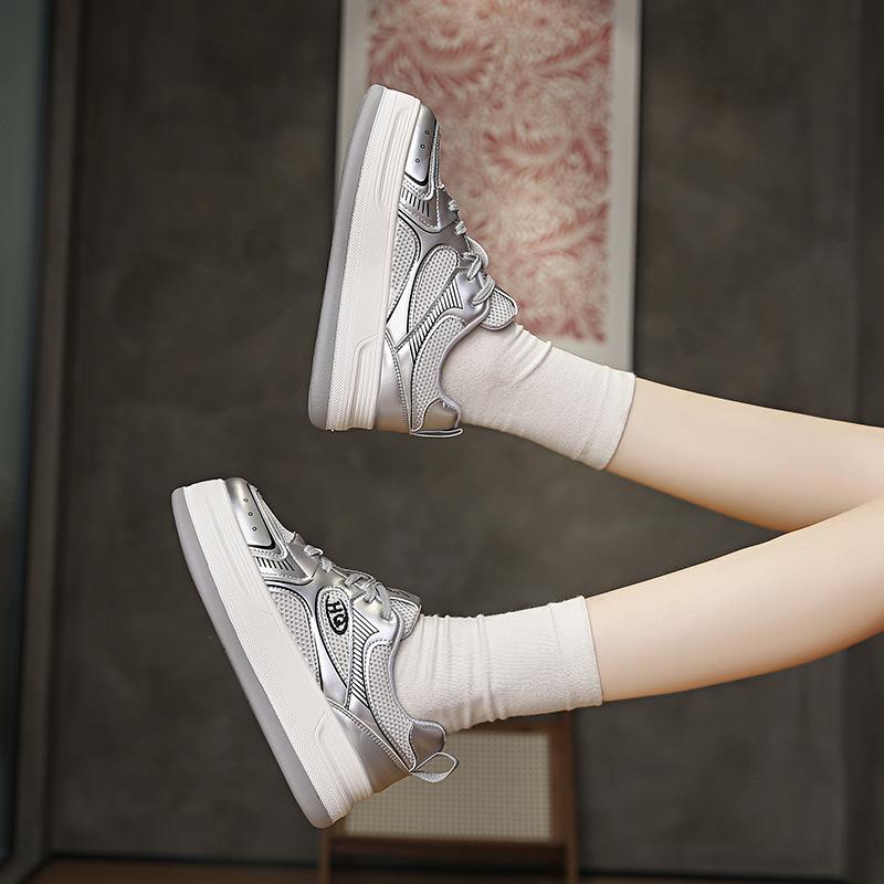 

Mesh little white shoes women s summer new models are female students casual thick-soled versatile board shoes street shooting 35 срібний