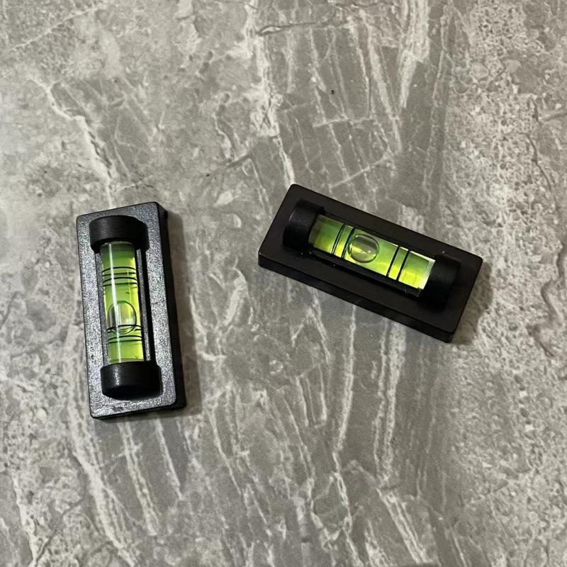 Portable Magnetic Spirit Level with Frame and Horizontal Bubble