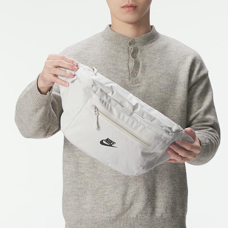 

Nike Unisex Four Seasons Sports Waist Pack MISC