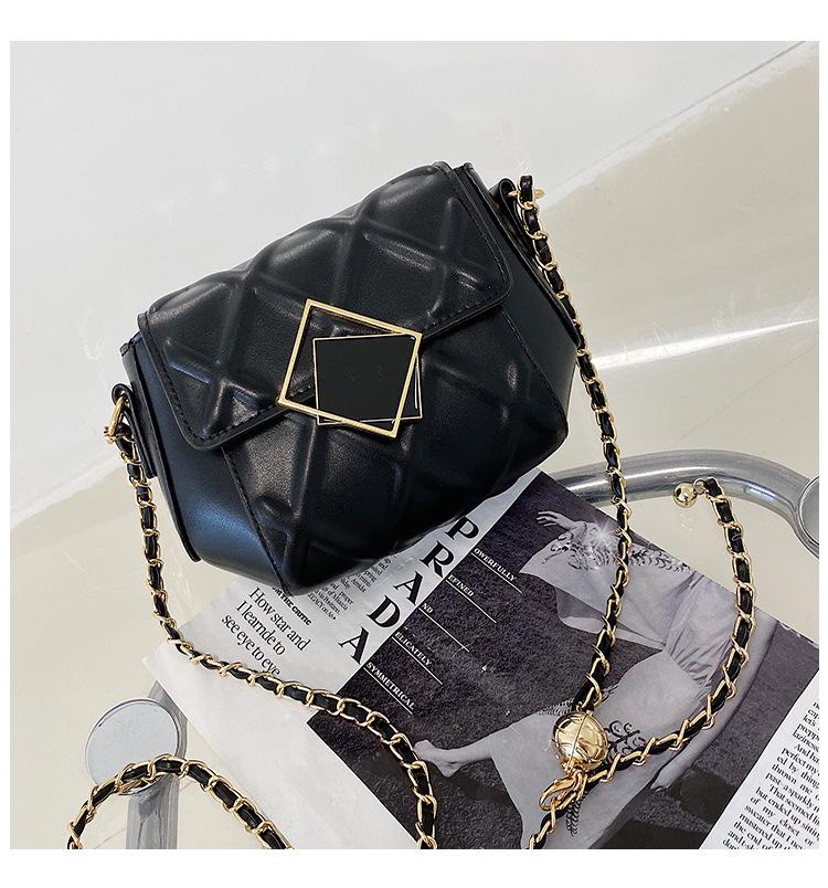 

Women s Summer 2024 Trendy Diamond Pattern Crossbody Bag with Golden Ball Chain чёрный
