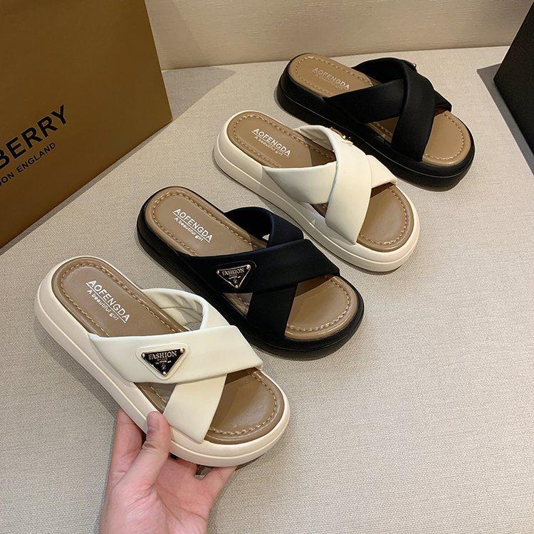 2025 summer new fashion soft leather soft-soled sandals casual triangle cross with one-word women's cool slippers