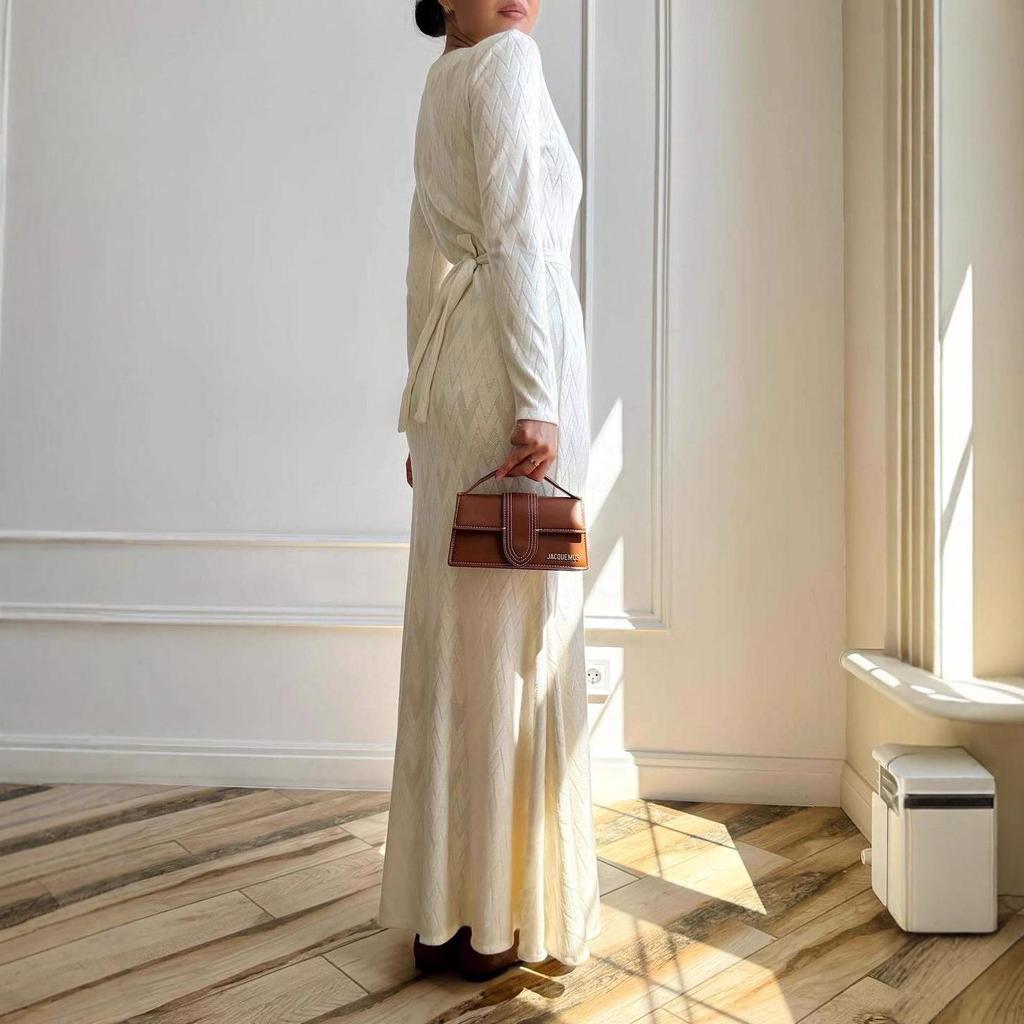 2025 Autumn Women's Slim Knit Wool Dress - Round Neck, Button & Tie Detail