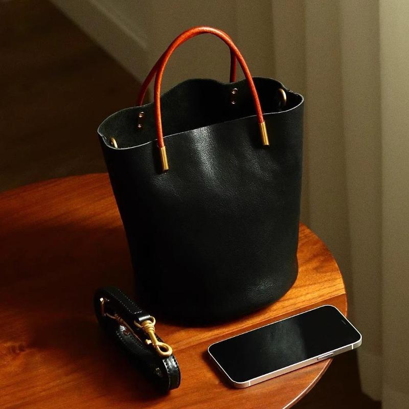Japanese Green Bucket Bag Fashion Handbag Simple Versatile Pu Leather Trendy New Women's Bag Exquisite Hardware Zipper Handbag