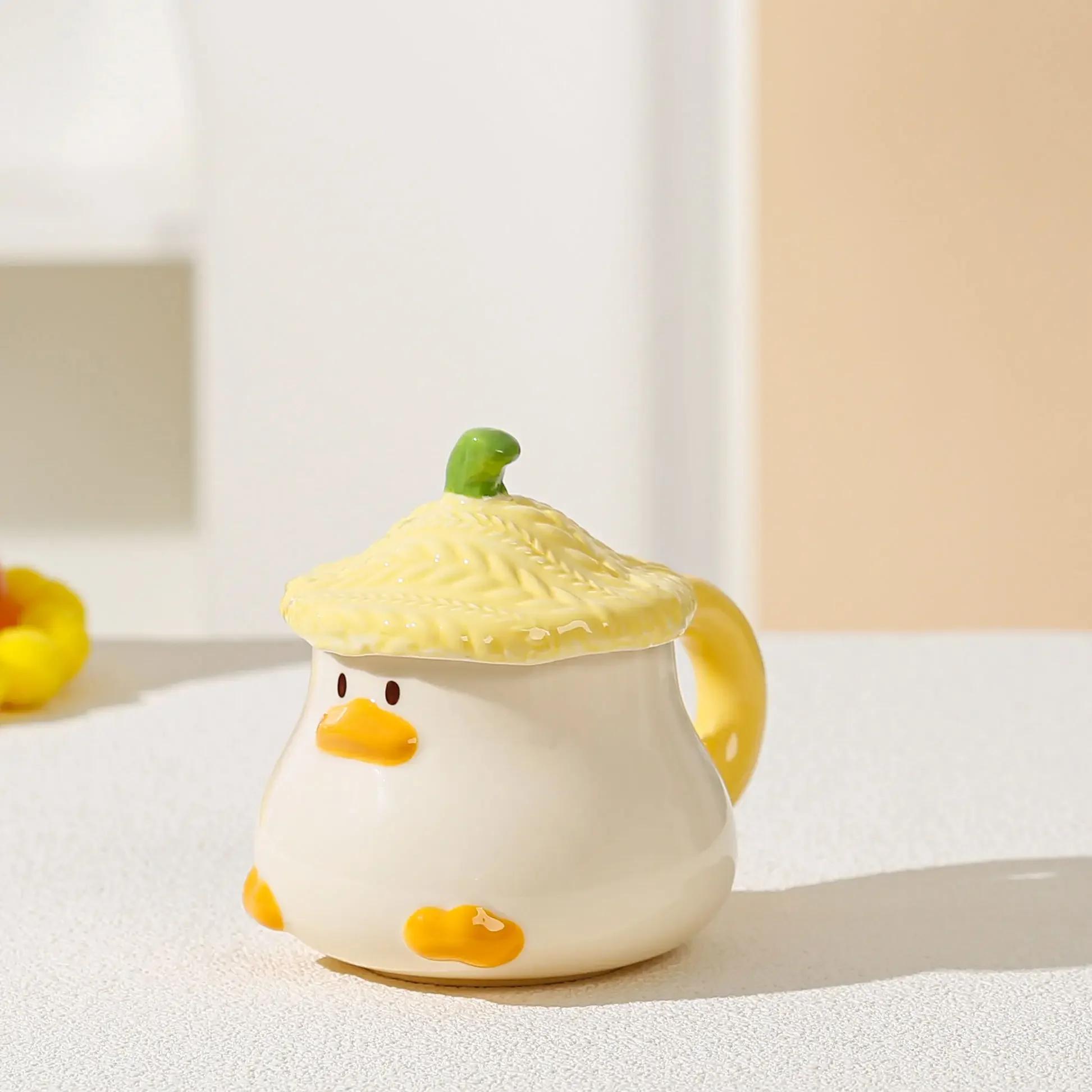 

Мультяшная милая маленькая уточка керамическая кружка с крышкой для офиса и домашнего использования кофейная чашка, утка груша большая глупая милая пара посуда для напитков 400ML