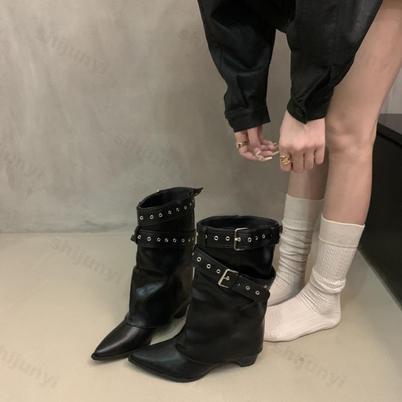 American Women Boots 2026 New Cowboy Retro Leather Ankle Boots Belt Buckle Autumn Sexy High Pointed Toe Short Boots Botas Mujer