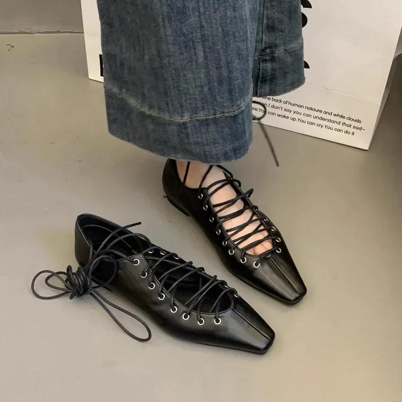Fashion Fashionable Casual French Style Women's Shoes 2025 New Versatile Shallow British Wind Vintage Small Leather Shoes Cross Strap