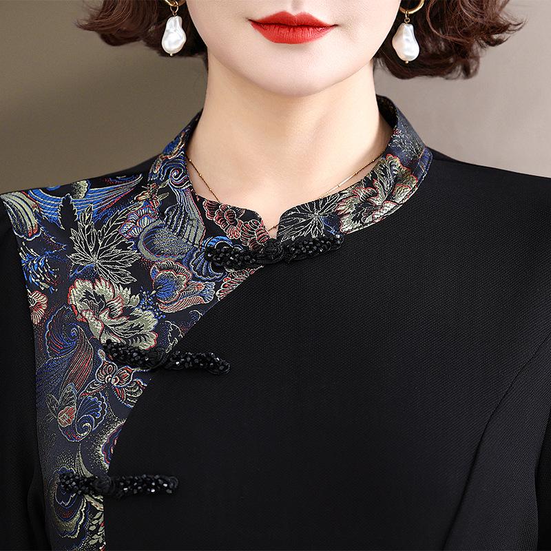 Cheongsam de Estilo Chinês de Primavera 2025 da Mamãe: Vestido Longo Elegante para Mulheres de Meia-Idade