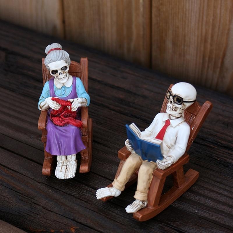 Handgefertigtes Paar auf Schaukelstuhl Harzstatue Elegante Bücherregal Dekoration Künstlerisches Geschenk Für Buchliebhaber Haus Garten