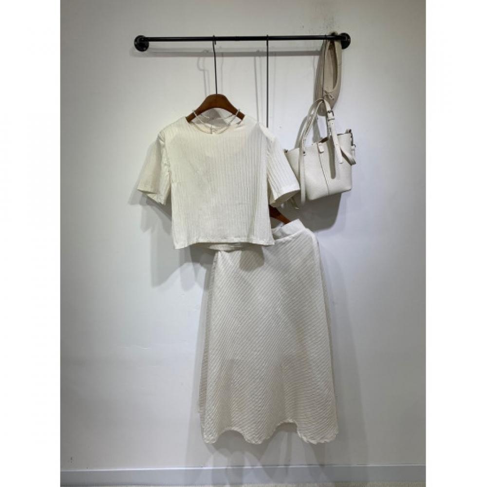 C S In The Room pleatS Crop Short Sleeve blouSe baCk bandIng Flare Long Skirt 2C