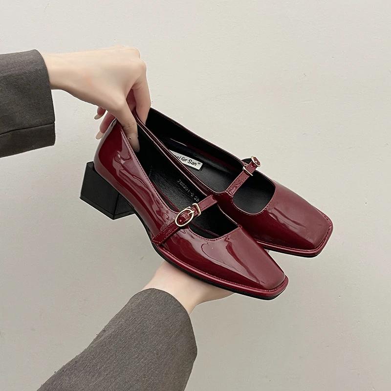

Новые весенние женские туфли Мэри Джейн на толстом каблуке, модные элегантные туфли-лодочки с квадратным носком для свадебной вечеринки 41 вино красного