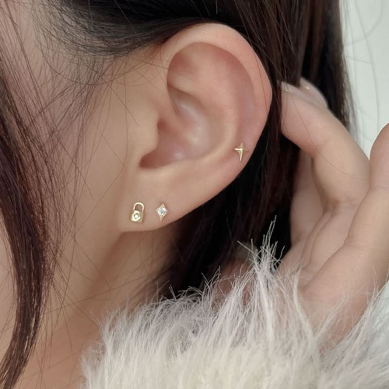 Youngglow 14k Flash Lock Piercing