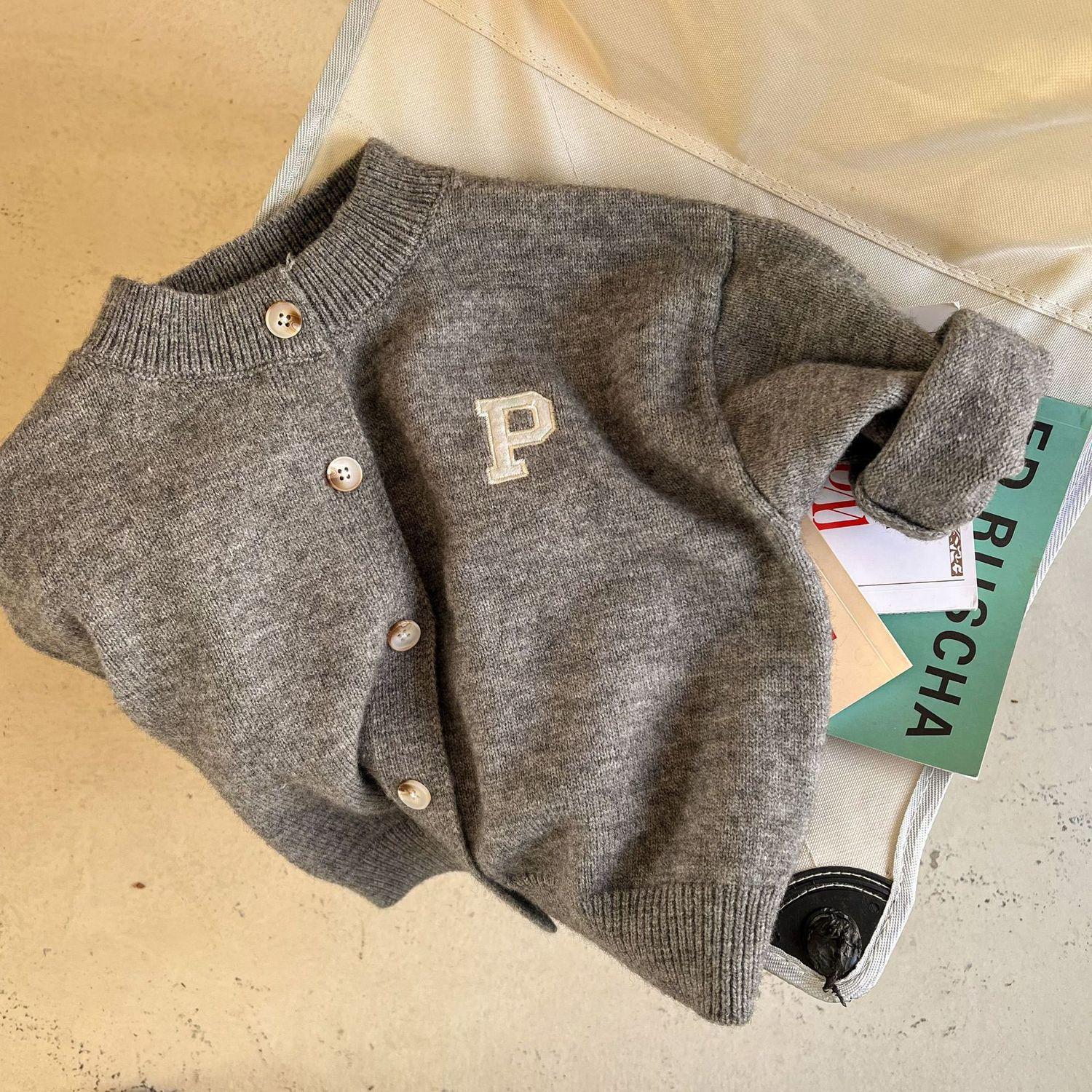 

Модные детские однотонные свитеры с буквами - Новые стили весна/осень 2025 для мальчиков и девочек, мода в корейском стиле 120 cm