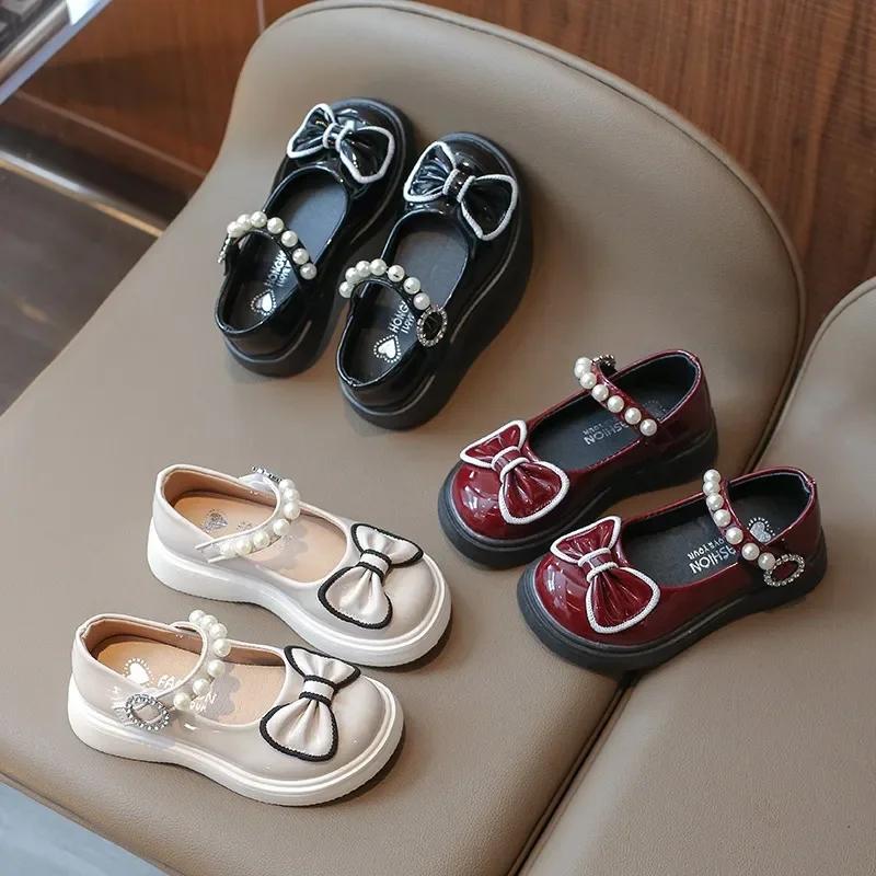 Kids Dance Performance Shoes Girls' Leather Shoes with Cute Sweet Bow 2024 New Children Princess Shoes Glossy Soft Sole Elegant