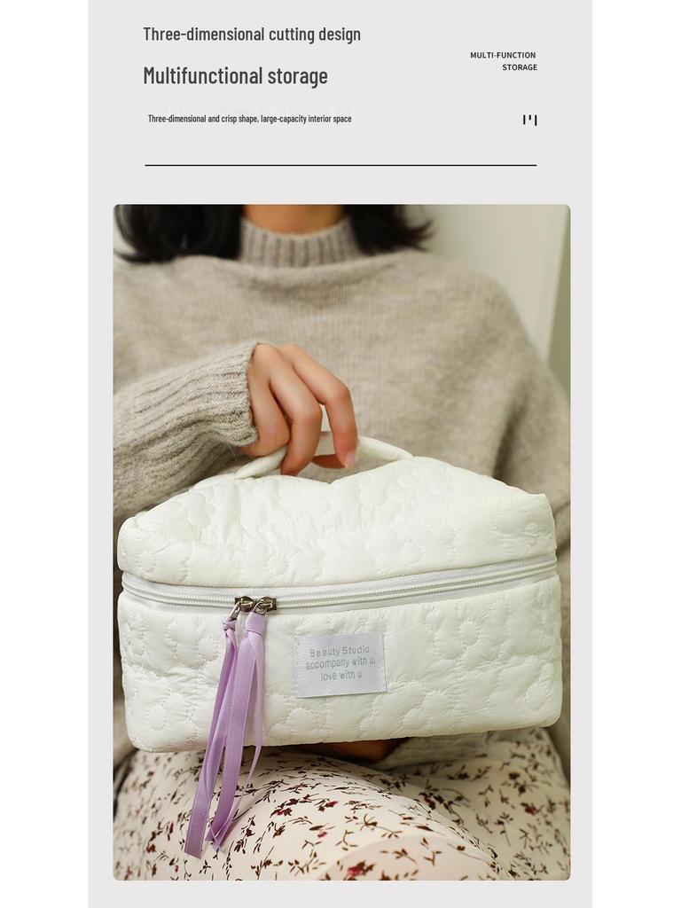 Cloud Makeup Bag: Portable Soft Travel Organizer with Large Capacity, Fluffy Design, Perfect for Makeup or Pencil Storage