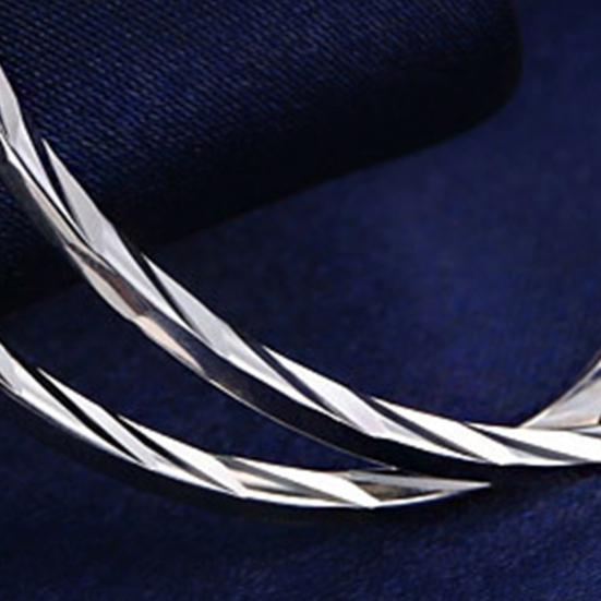 Yousheng 1 Pair Hoop Earrings Exaggerated Rhombus Texture Large Circle Geometric Bright Luster Women Girl Round Earrings Charm Jewelry Decoration Gift