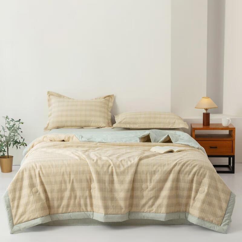 

Muji All-Season Comfort Quilt
