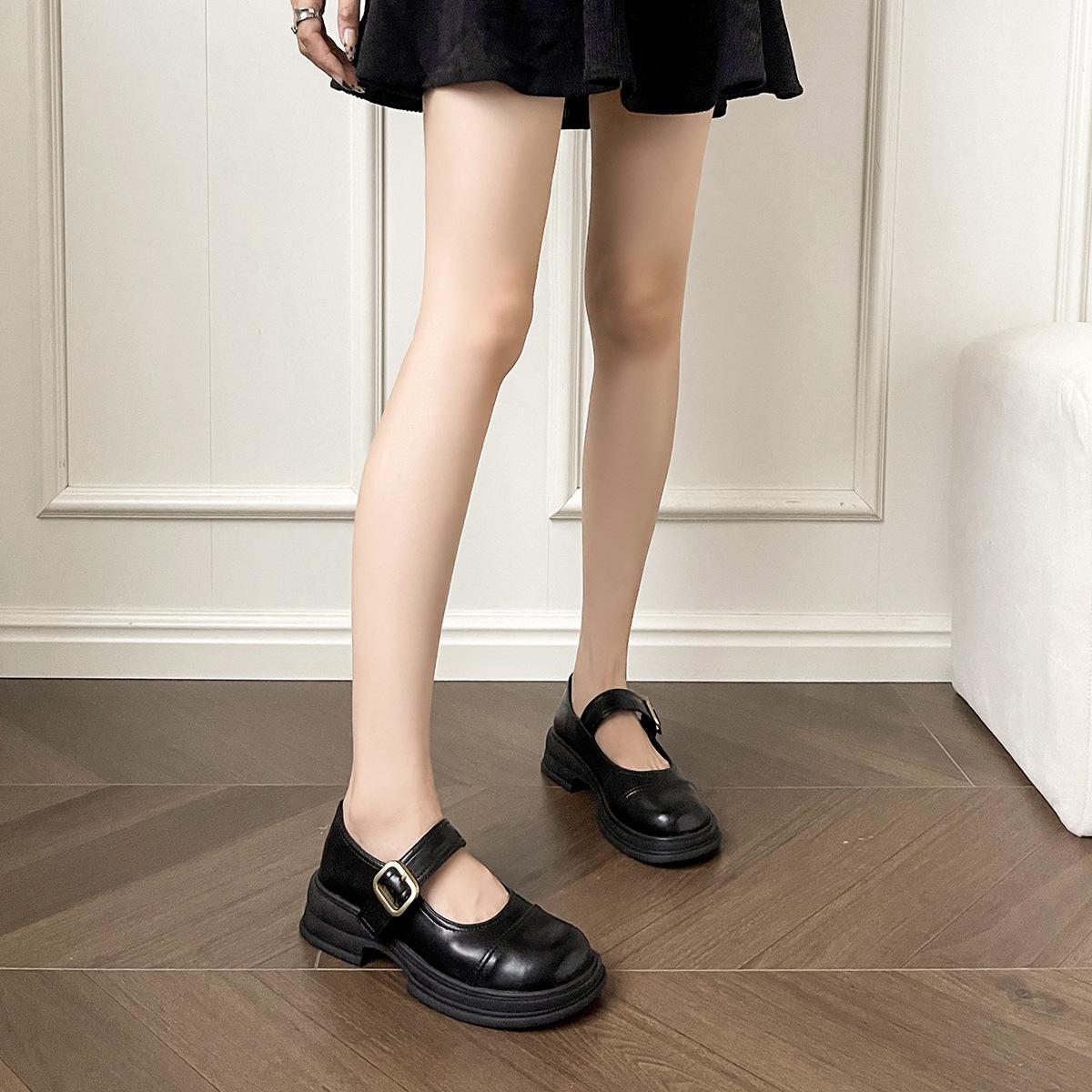 

Weiwei Girl 523-7 Чорні туфлі Мері Джейн на платформі: Жіночі ретро лофери сліпони з низьким вирізом на одному ремінці 37