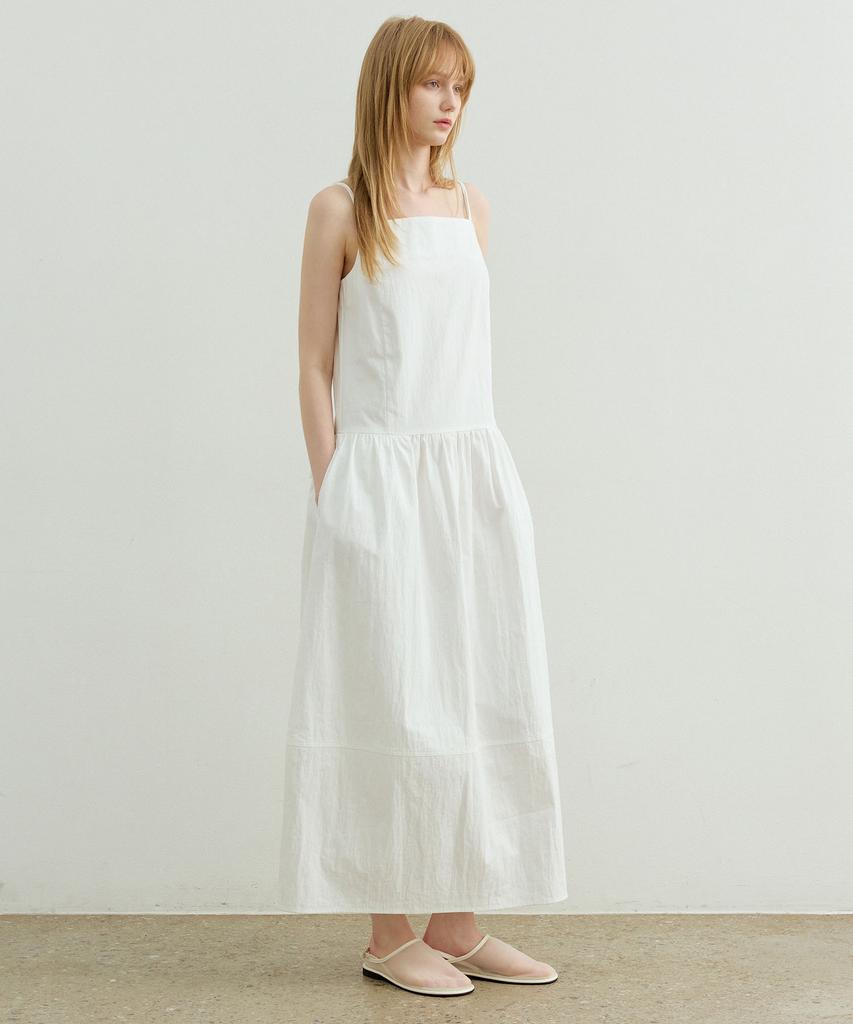 Artid Minimal Shirred Sleeveless Dress_White