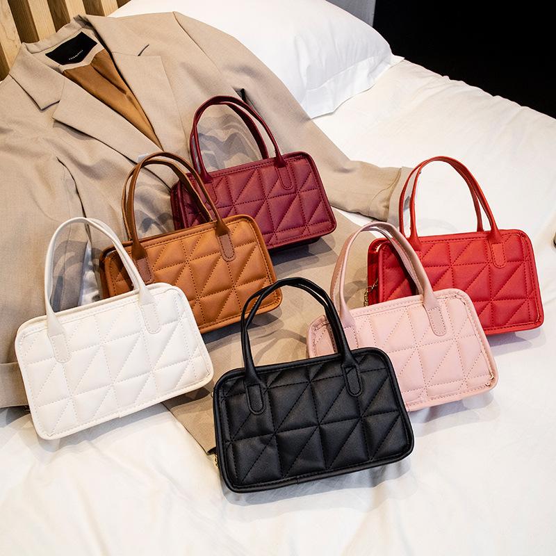 

Women s Portable Pillow Bag Women s Rhombus Chain Embroidery Bag коричневий