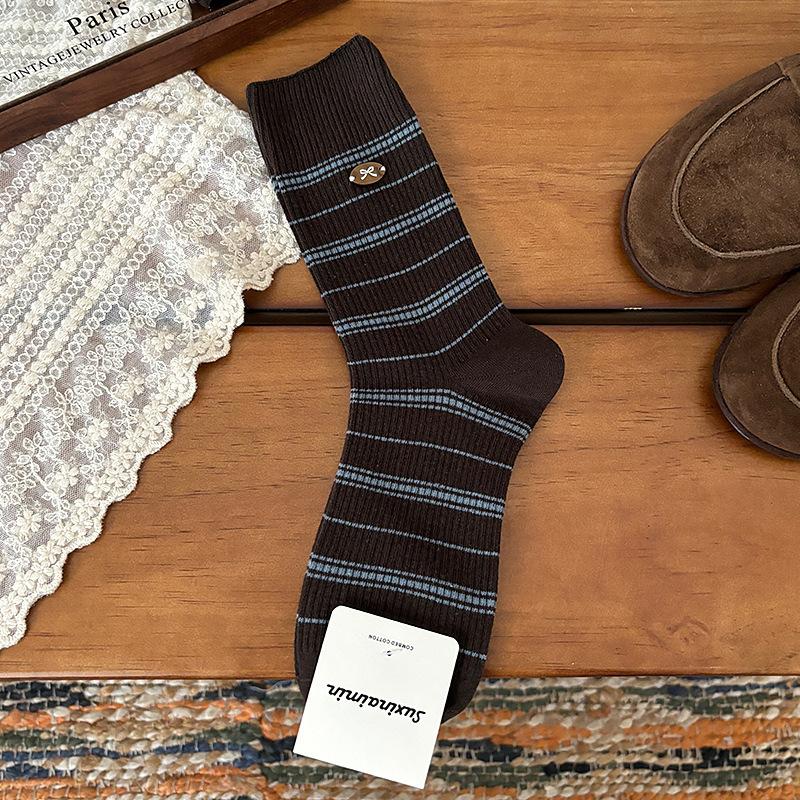 

Autumn and Winter Bow-buttoned Mid-calf Socks, College-style Striped Blue Coffee-shaped Pile Socks 1 pair