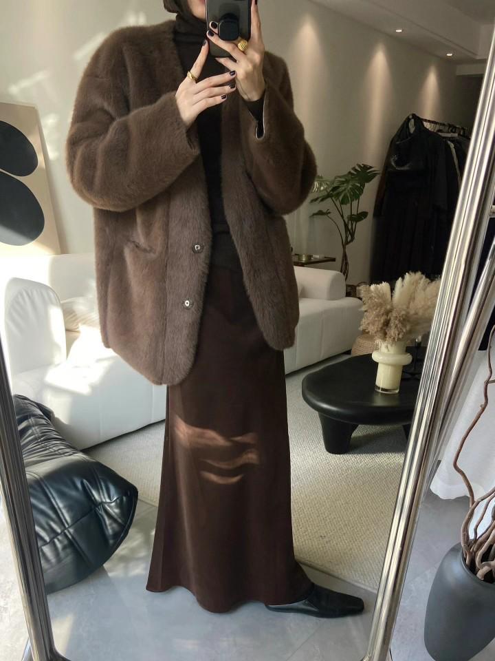 Elegant Fishtail Skirt: Velvet, Warm, Age-Reducing, Versatile