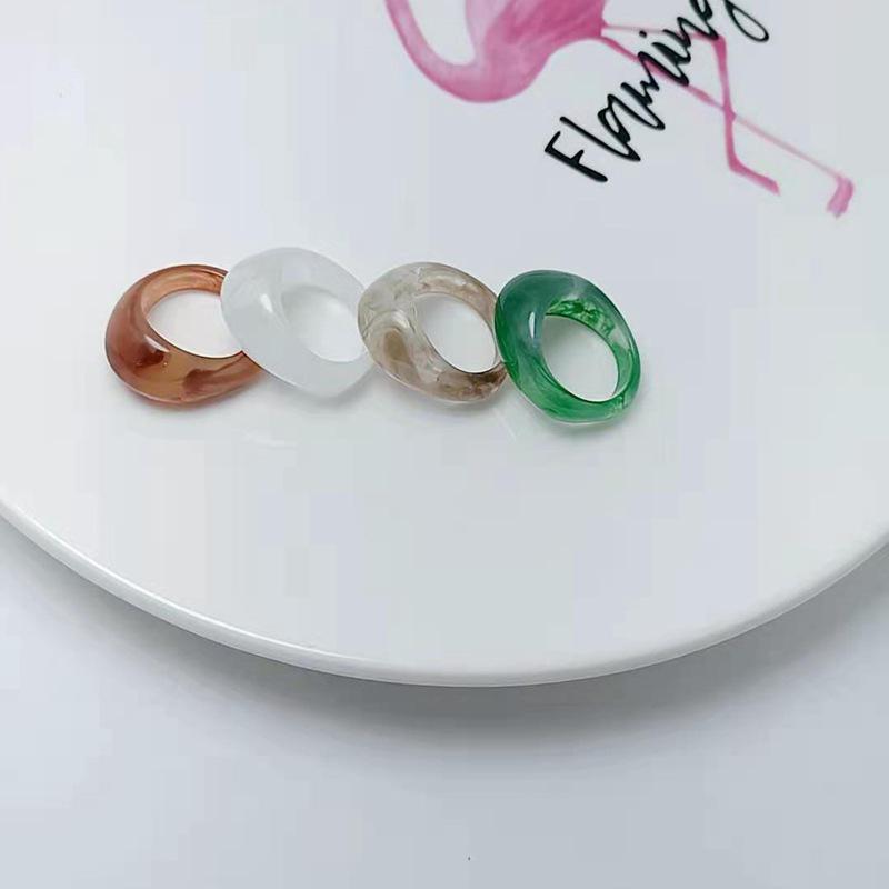 Sada prstenů z pryskyřice a acetátu v mixu barev, kulatý a čtvercový, pro ženy