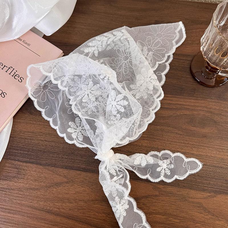 Foulard Triangolare da Donna in Pizzo Floreale: Elastico e Fascia per Capelli in Seta