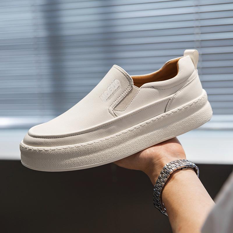 New Men Fashionable Loafers Casual Comfortable Versatile White Shoes Lightweight Classic Board Shoes Men Sizes 38-44