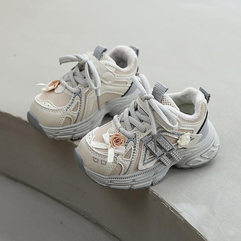 

New winter children s shoes for boys, lightweight and comfortable sports running shoes, Korean style thickened and warm dad shoes for girls 21-25Code【One Hand5Doub
