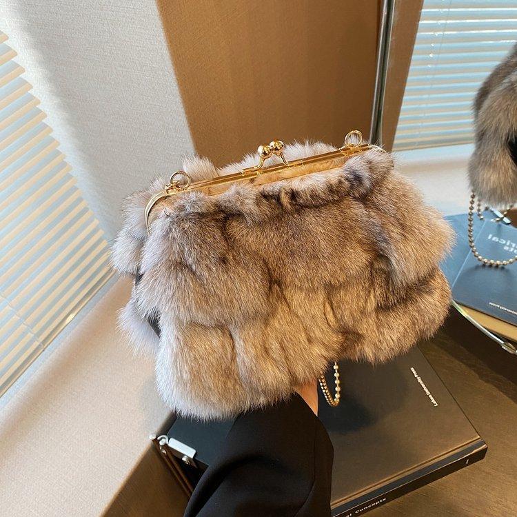 

Autumn and winter new hair bag female fox hair clip women s bag texture shoulder crossbody cloud bag trendy women s bag чёрный