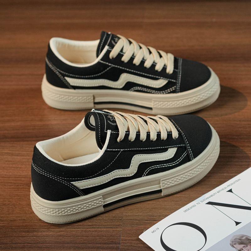Spring and Autumn Campus Wind Board Shoes Light and Simple 2024 New Low-Help Soft Sole Casual Versatile Fashion Trend Women's Shoes