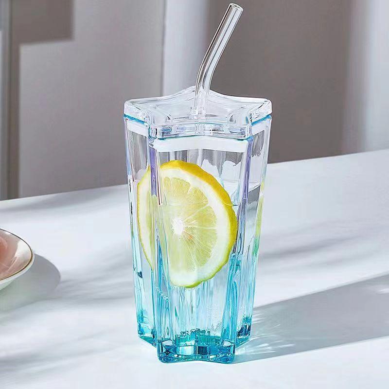 300ML Skleněný kelímek s brčkem ve tvaru pěticípé hvězdy ins Vysoká krása Gradientní hvězdný kelímek s víčkem Domácí Nové Síťové červené Kelímky na pití